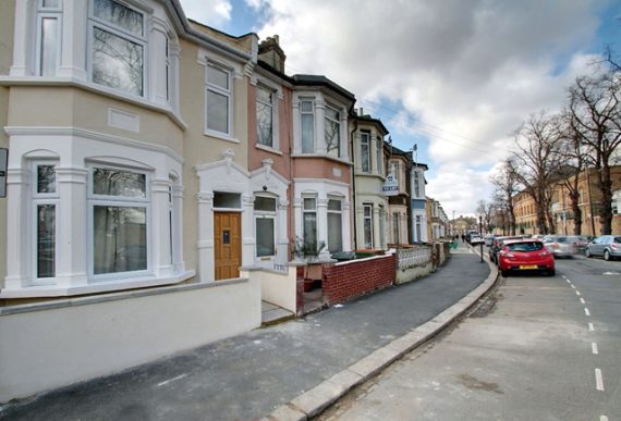 5 Bedroom End of Ter...